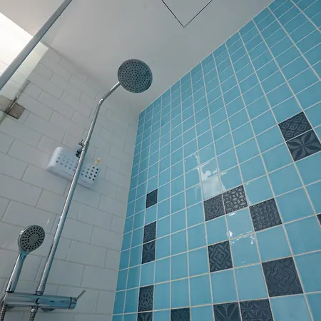 Nomads Lux - 1bd The Comfort Square In דירה *