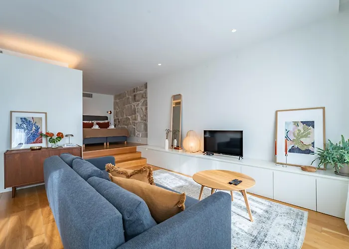 Nomads Lux - 1bd The Comfort Square In *